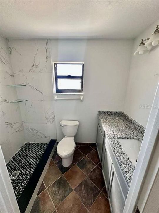 For Sale: $220,000 (2 beds, 2 baths, 1094 Square Feet)