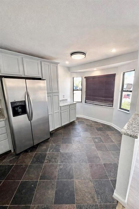 For Sale: $220,000 (2 beds, 2 baths, 1094 Square Feet)