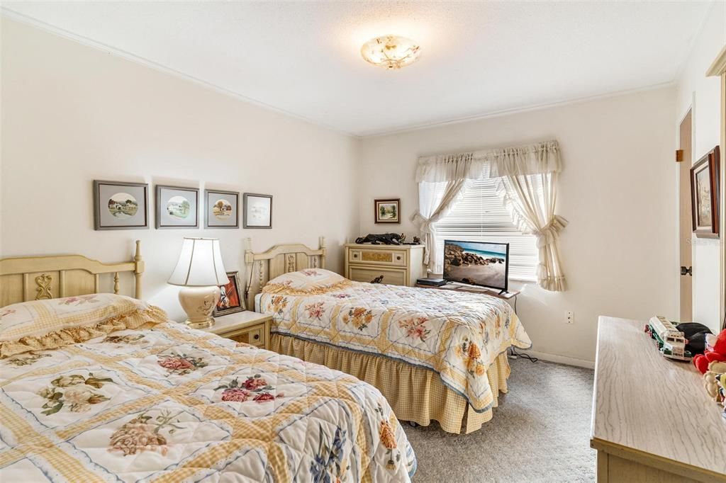 Activo con contrato: $279,900 (3 camas, 2 baños, 1933 Pies cuadrados)