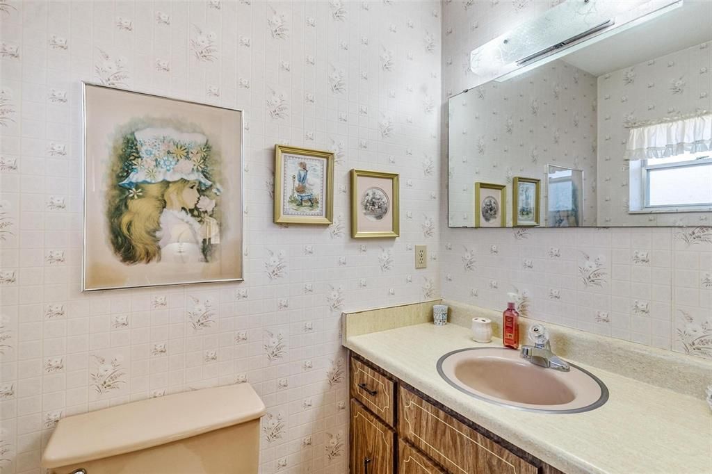 Activo con contrato: $279,900 (3 camas, 2 baños, 1933 Pies cuadrados)