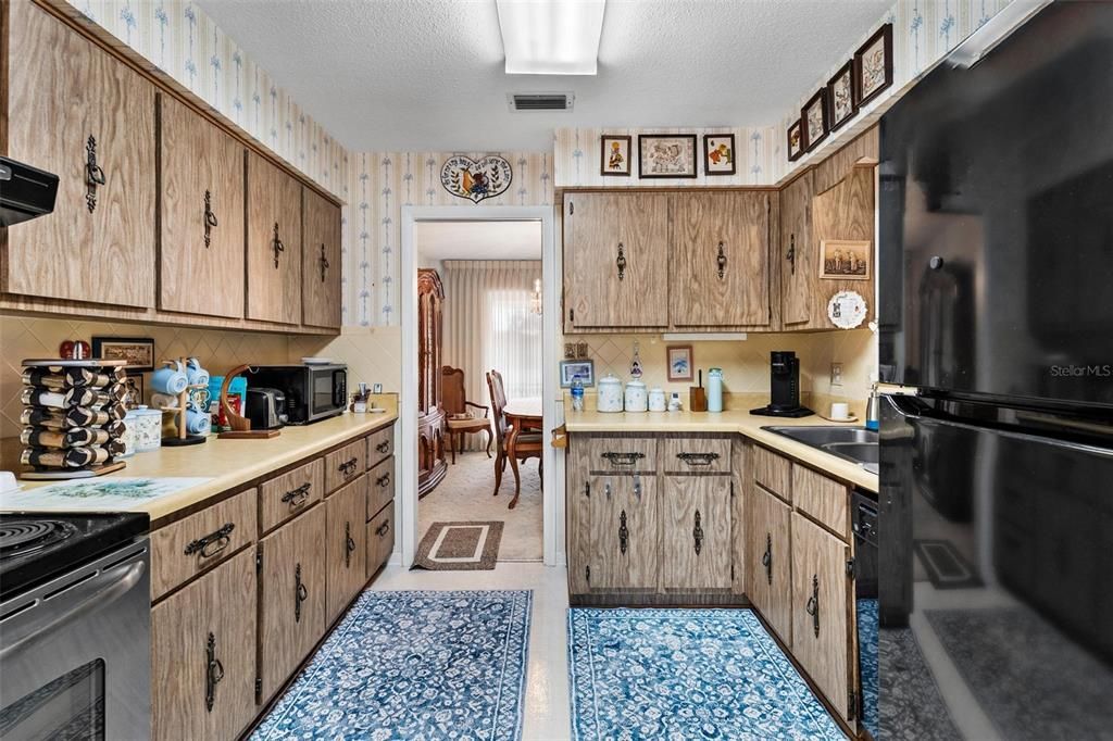 Activo con contrato: $279,900 (3 camas, 2 baños, 1933 Pies cuadrados)