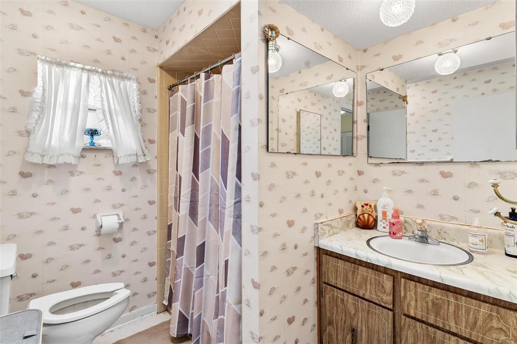 Activo con contrato: $279,900 (3 camas, 2 baños, 1933 Pies cuadrados)