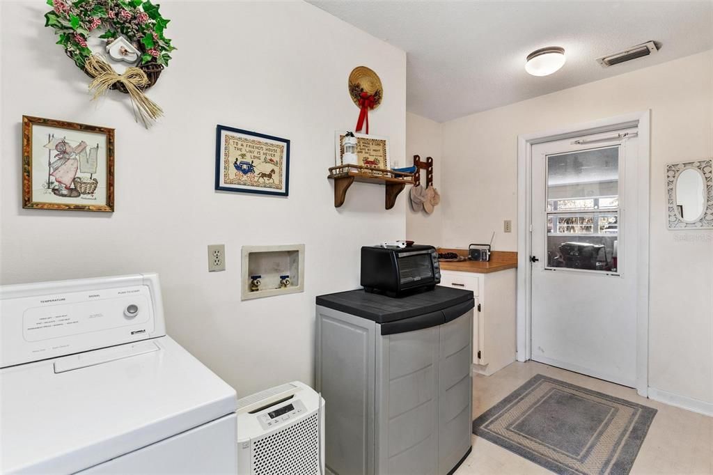Activo con contrato: $279,900 (3 camas, 2 baños, 1933 Pies cuadrados)