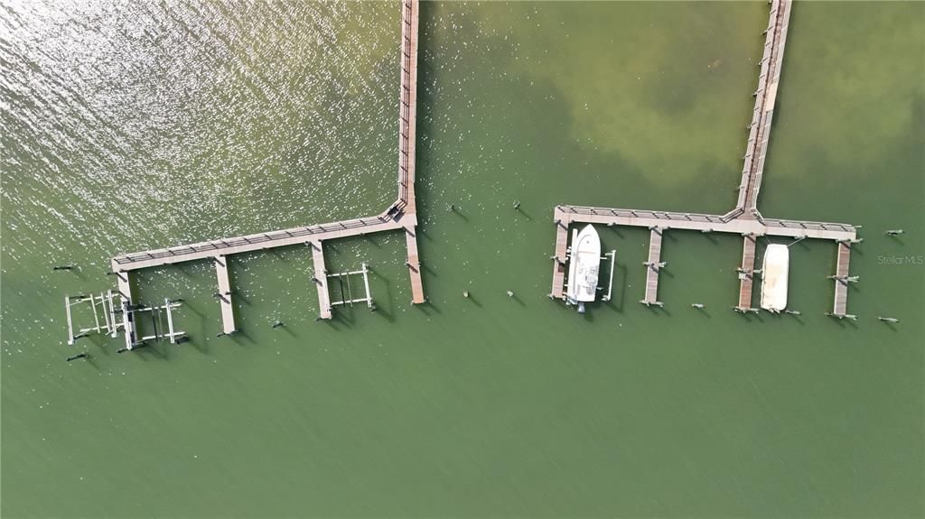 На продажу: $875,000 (1.39 acres)