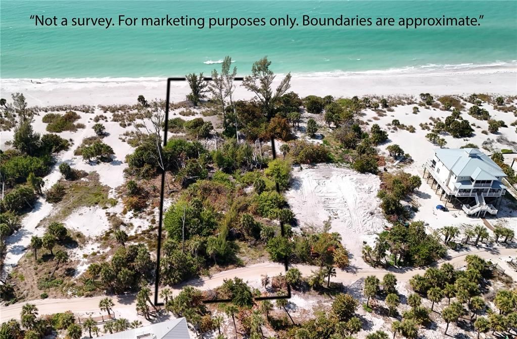 На продажу: $875,000 (1.39 acres)