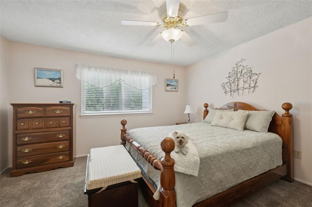 For Sale: $249,000 (2 beds, 1 baths, 825 Square Feet)