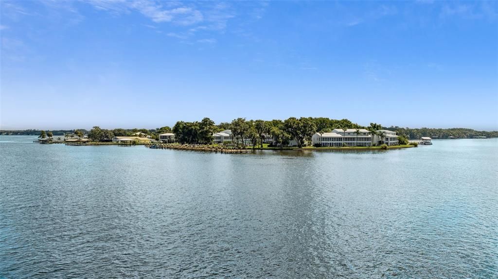 For Sale: $249,000 (2 beds, 1 baths, 825 Square Feet)