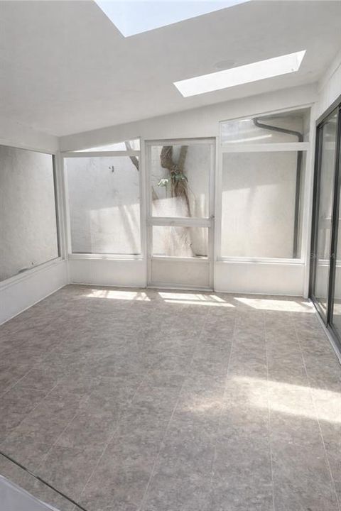 На продажу: $210,000 (2 спален, 2 ванн, 1401 Квадратных фут)