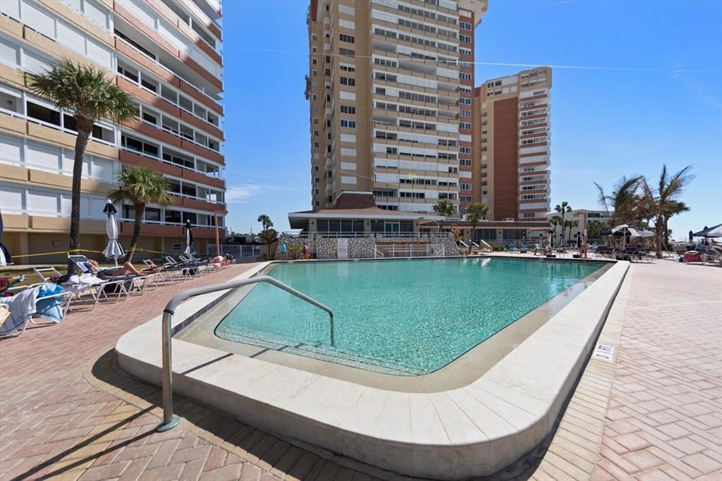 На продажу: $725,000 (2 спален, 2 ванн, 1345 Квадратных фут)
