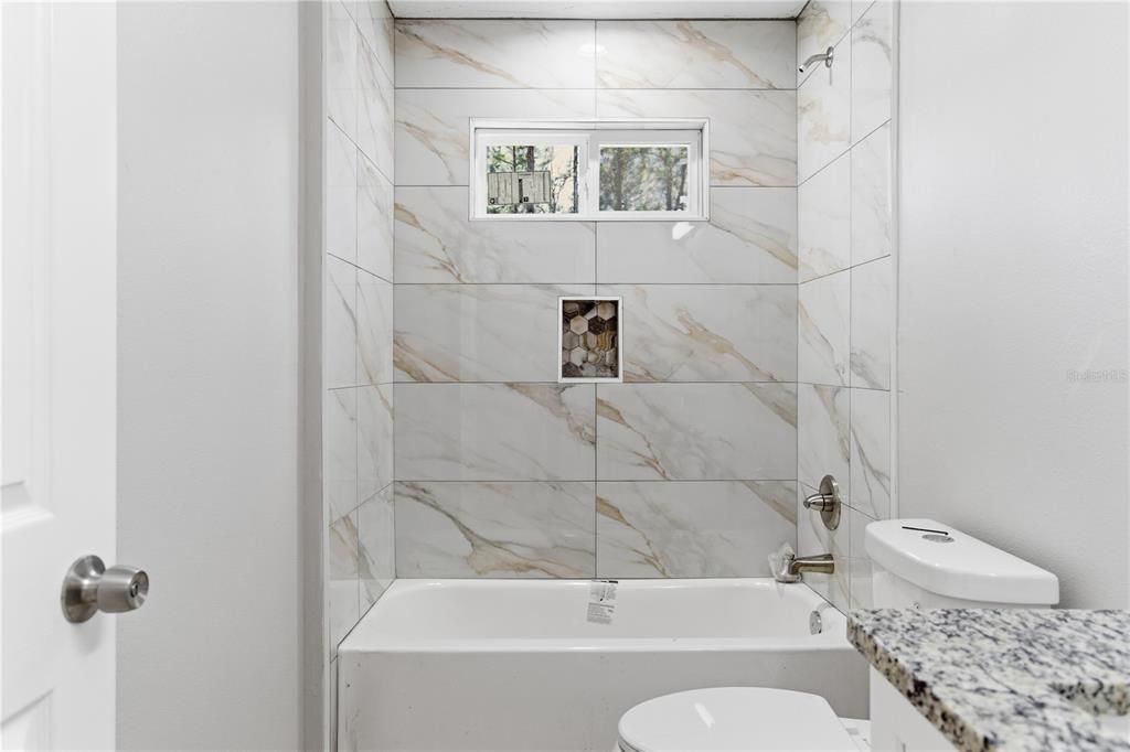 待售: $305,000 (3 贝兹, 2 浴室, 1352 平方英尺)