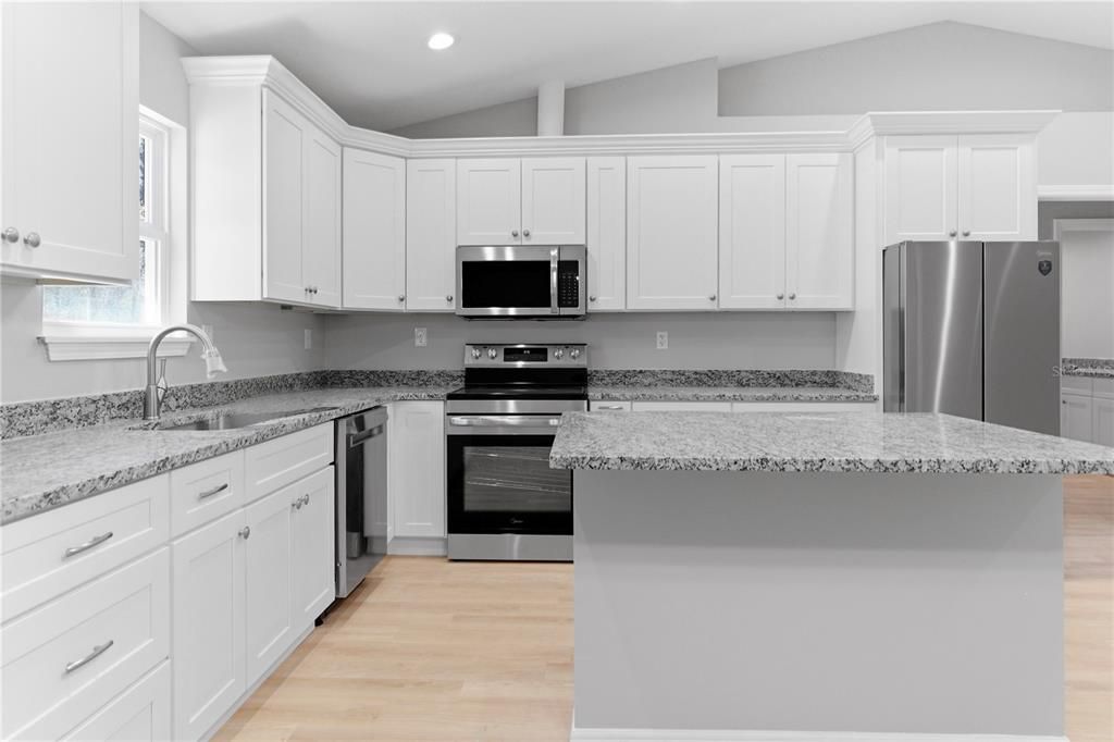 待售: $305,000 (3 贝兹, 2 浴室, 1352 平方英尺)