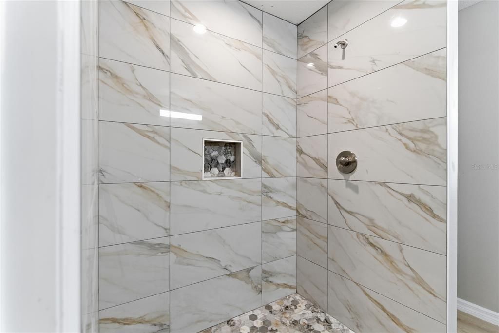 待售: $305,000 (3 贝兹, 2 浴室, 1352 平方英尺)