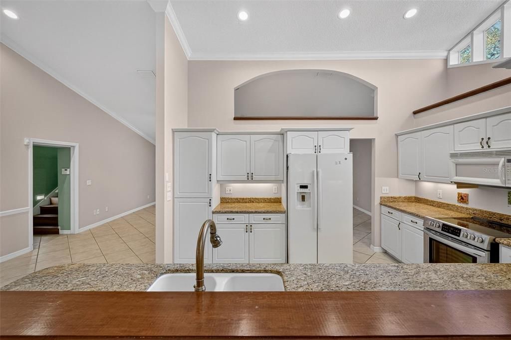 На продажу: $749,000 (4 спален, 3 ванн, 2351 Квадратных фут)