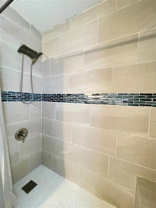 For Rent: $2,600 (4 beds, 2 baths, 2489 Square Feet)