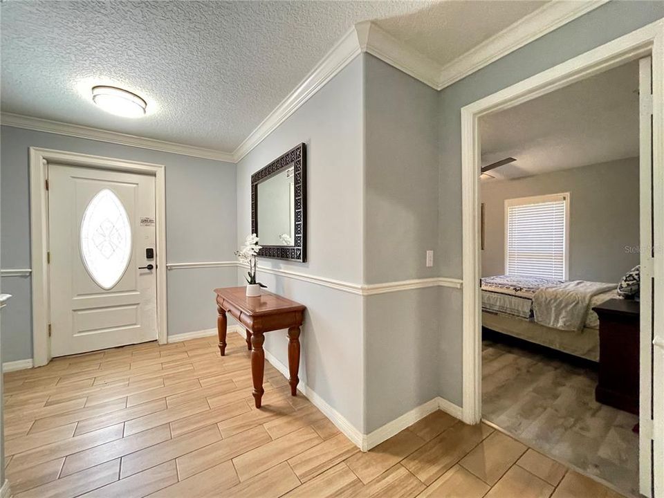 For Rent: $2,600 (4 beds, 2 baths, 2489 Square Feet)