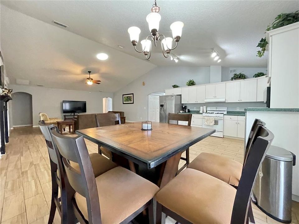 For Rent: $2,600 (4 beds, 2 baths, 2489 Square Feet)