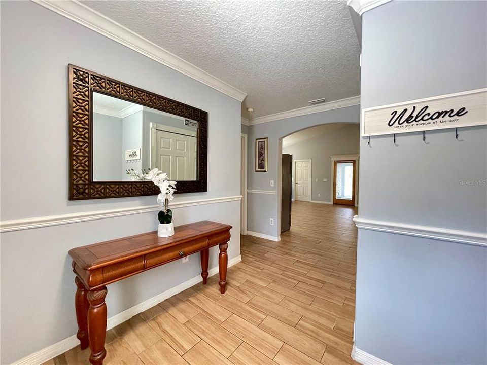 For Rent: $2,600 (4 beds, 2 baths, 2489 Square Feet)