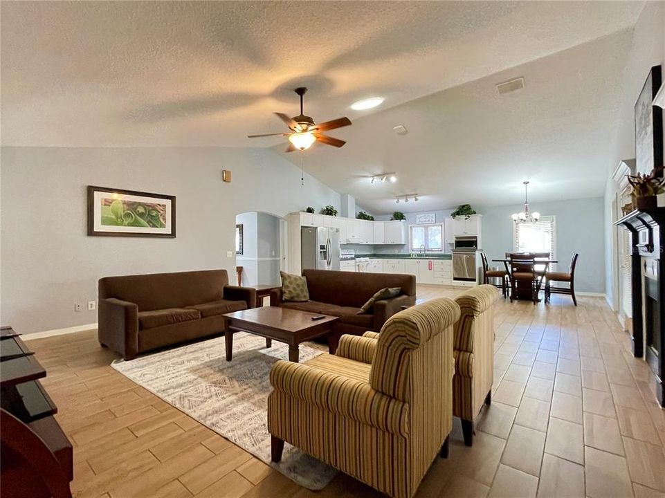 For Rent: $2,600 (4 beds, 2 baths, 2489 Square Feet)