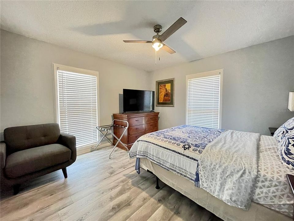 For Rent: $2,600 (4 beds, 2 baths, 2489 Square Feet)