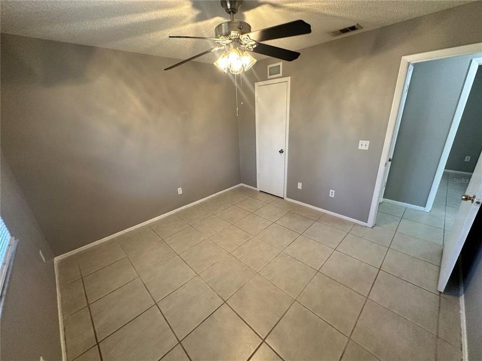 For Rent: $1,395 (3 beds, 2 baths, 800 Square Feet)