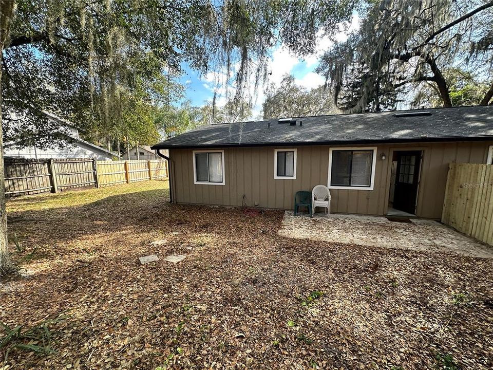 For Rent: $1,395 (3 beds, 2 baths, 800 Square Feet)