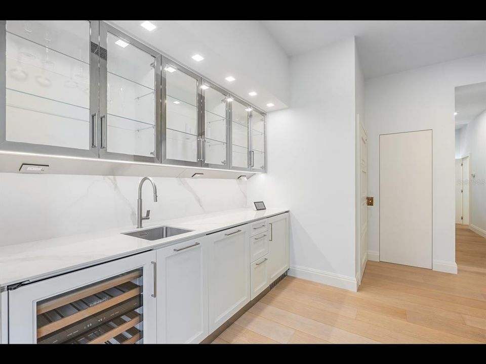 For Sale: $7,950,000 (8 beds, 7 baths, 5792 Square Feet)