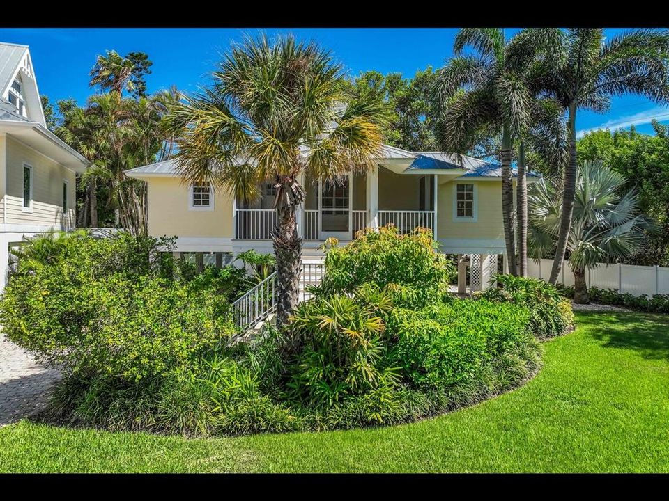 For Sale: $7,950,000 (8 beds, 7 baths, 5792 Square Feet)