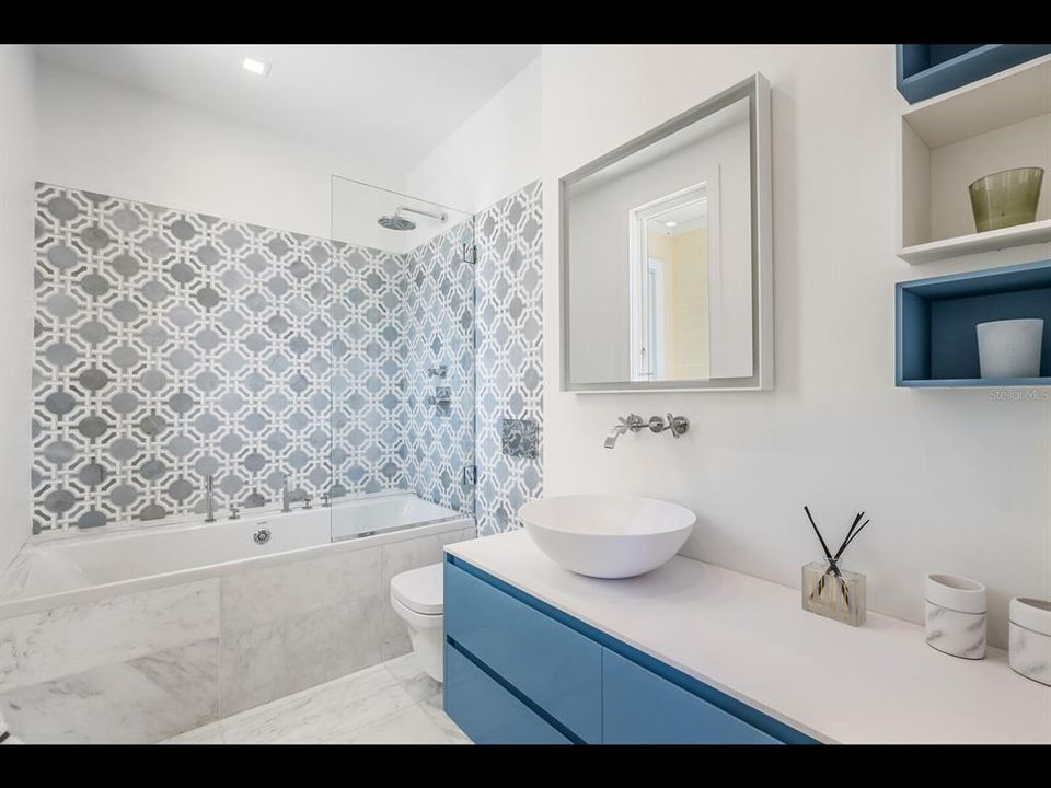 For Sale: $7,950,000 (8 beds, 7 baths, 5792 Square Feet)