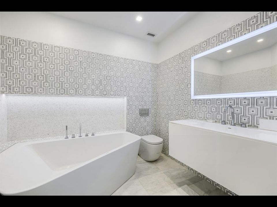 For Sale: $7,950,000 (8 beds, 7 baths, 5792 Square Feet)