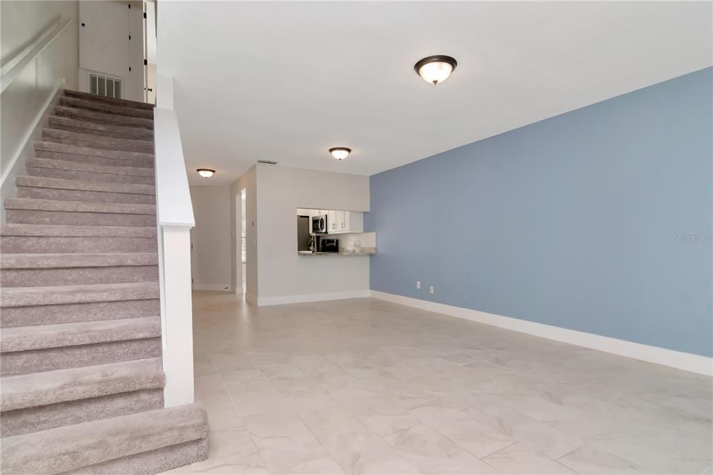 Activo con contrato: $214,000 (2 camas, 1 baños, 1121 Pies cuadrados)