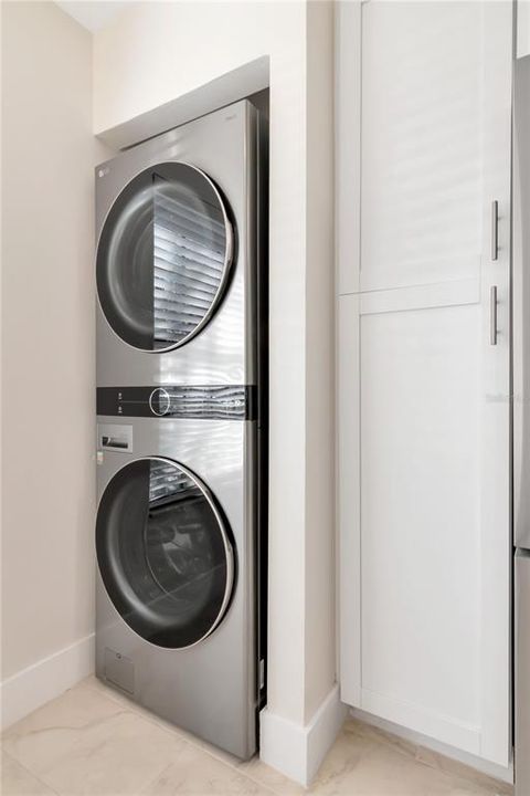 Activo con contrato: $214,000 (2 camas, 1 baños, 1121 Pies cuadrados)