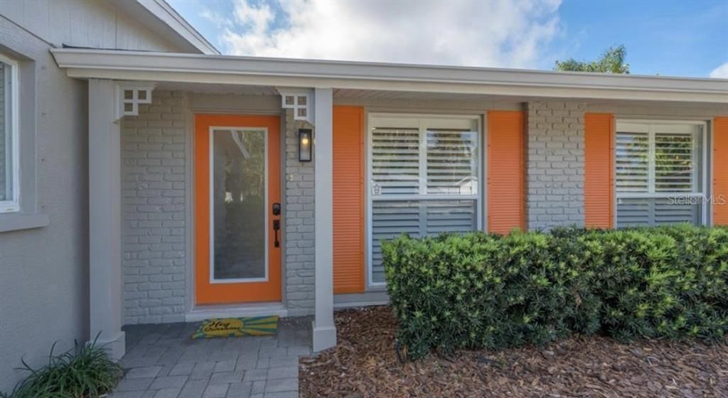 Vendido Recientemente: $579,000 (3 camas, 2 baños, 1562 Pies cuadrados)