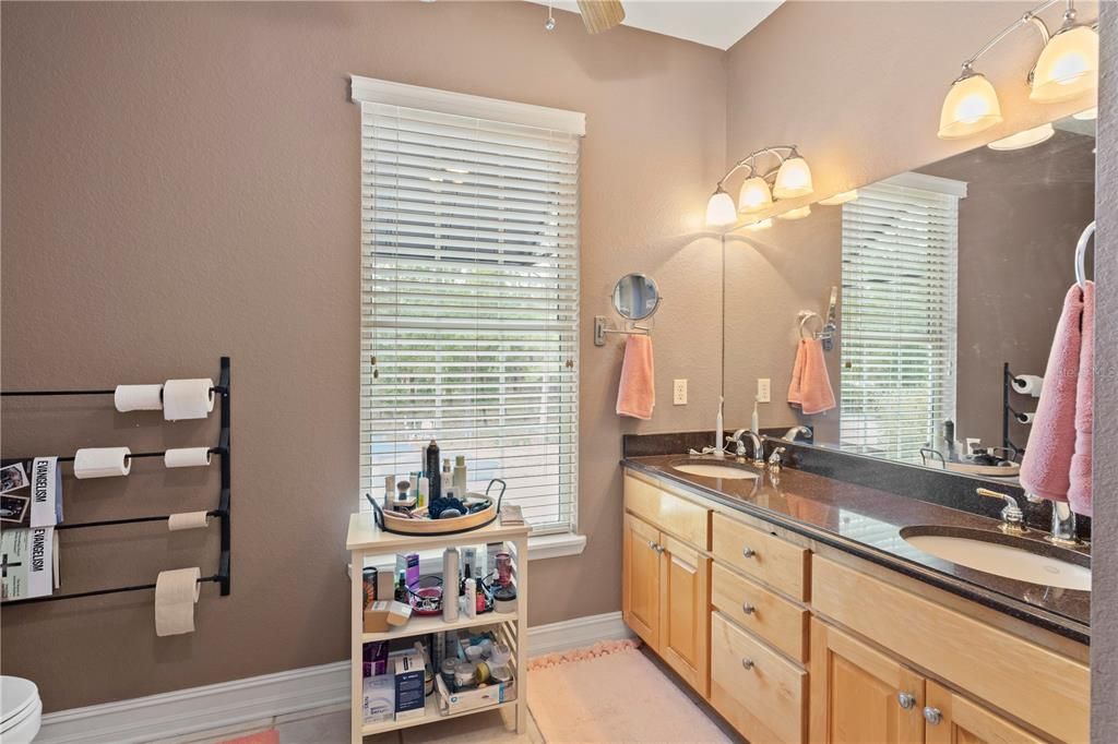 For Sale: $775,000 (3 beds, 2 baths, 4000 Square Feet)