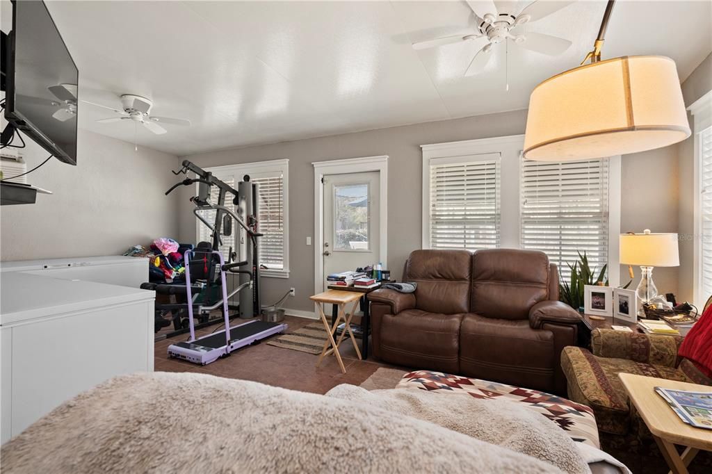 For Sale: $775,000 (3 beds, 2 baths, 4000 Square Feet)