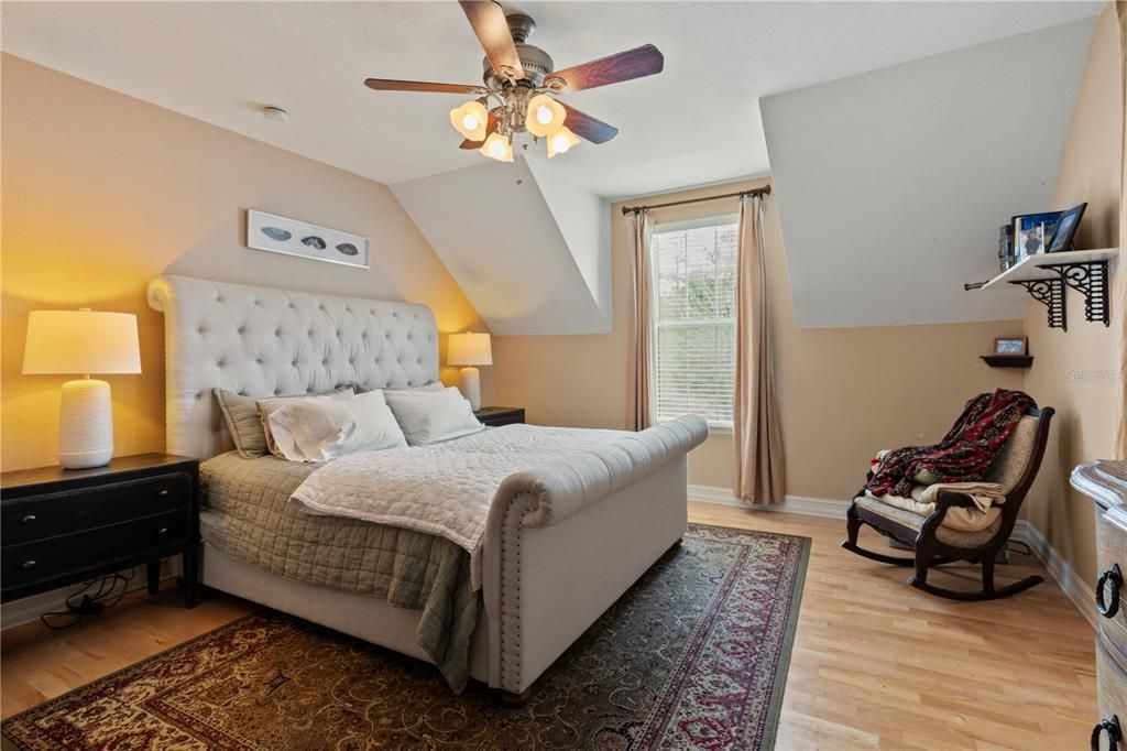 For Sale: $775,000 (3 beds, 2 baths, 4000 Square Feet)
