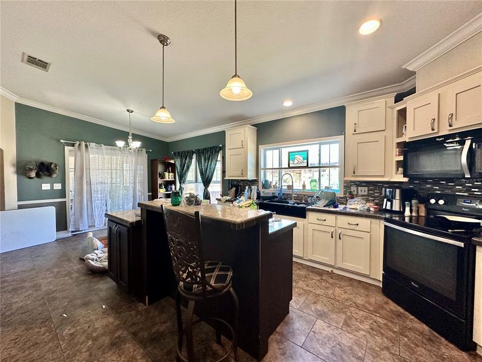 For Sale: $350,000 (3 beds, 2 baths, 2128 Square Feet)