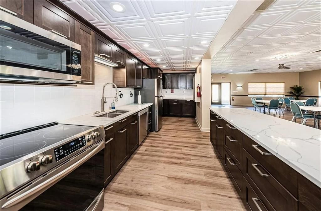 Под контрактом: $129,900 (2 спален, 2 ванн, 920 Квадратных фут)