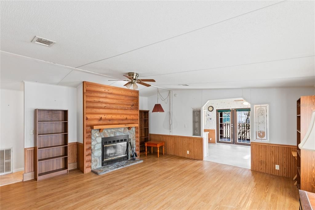 En Venta: $298,000 (3 camas, 2 baños, 1512 Pies cuadrados)