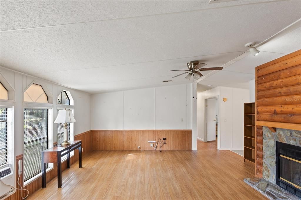 En Venta: $298,000 (3 camas, 2 baños, 1512 Pies cuadrados)