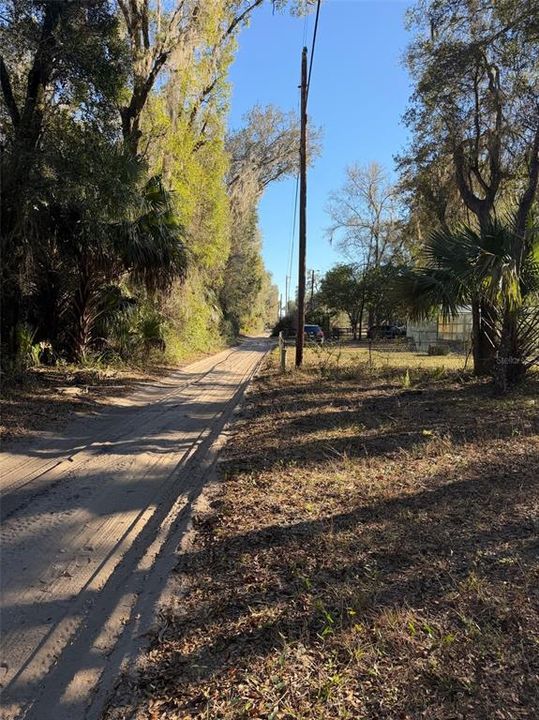待售: $29,500 (1.24 acres)