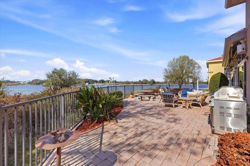 For Sale: $659,000 (3 beds, 2 baths, 1936 Square Feet)
