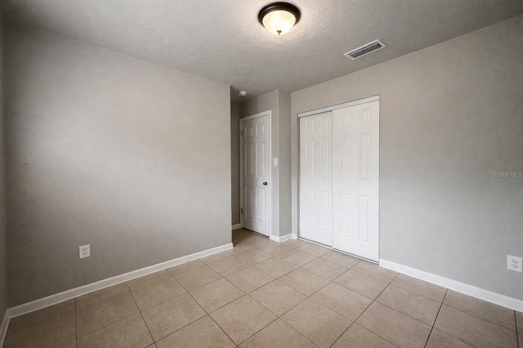 Activo con contrato: $179,900 (3 camas, 1 baños, 936 Pies cuadrados)