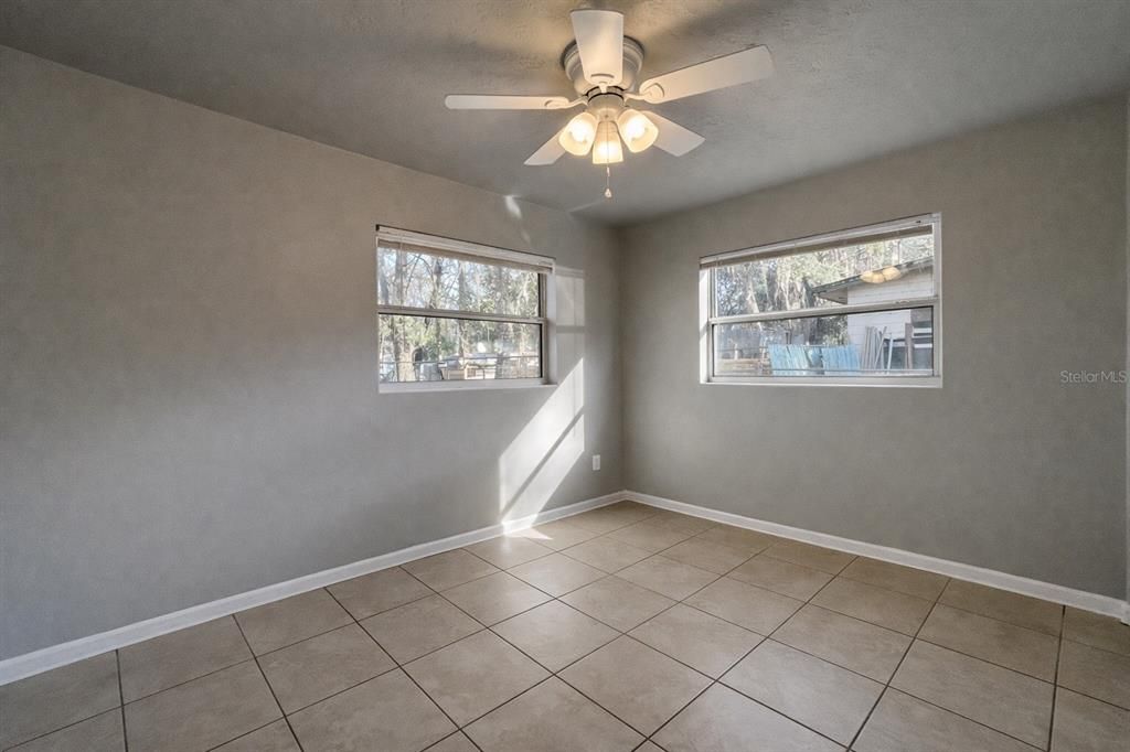 Activo con contrato: $179,900 (3 camas, 1 baños, 936 Pies cuadrados)