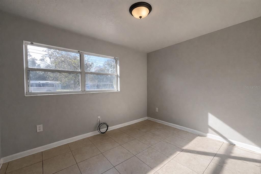 Activo con contrato: $179,900 (3 camas, 1 baños, 936 Pies cuadrados)