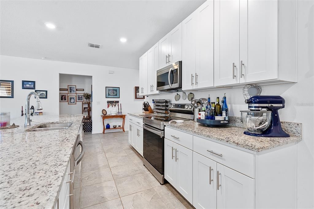 For Sale: $409,900 (3 beds, 2 baths, 1850 Square Feet)