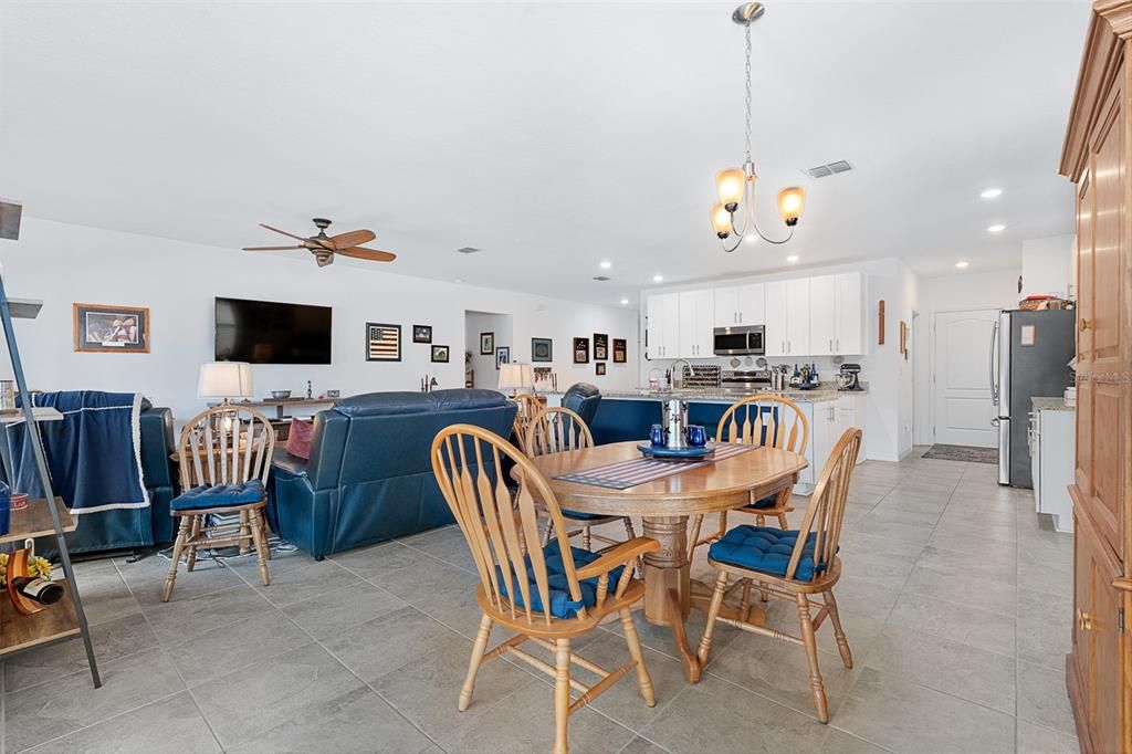 For Sale: $409,900 (3 beds, 2 baths, 1850 Square Feet)