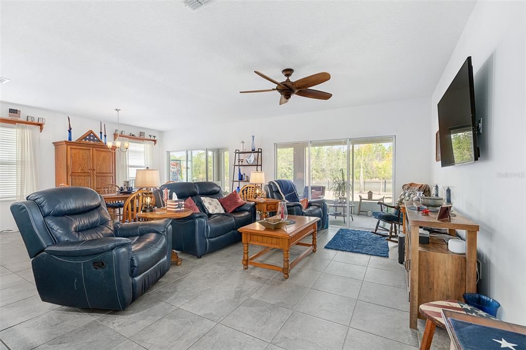 For Sale: $409,900 (3 beds, 2 baths, 1850 Square Feet)