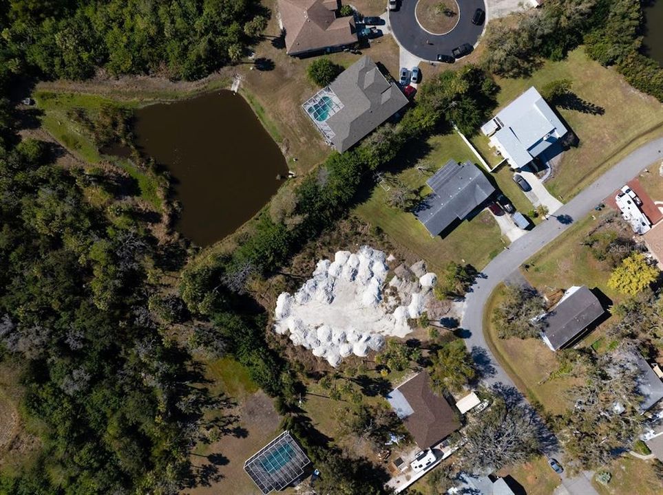 На продажу: $260,000 (0.52 acres)