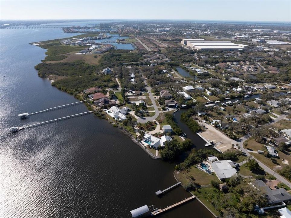 На продажу: $260,000 (0.52 acres)