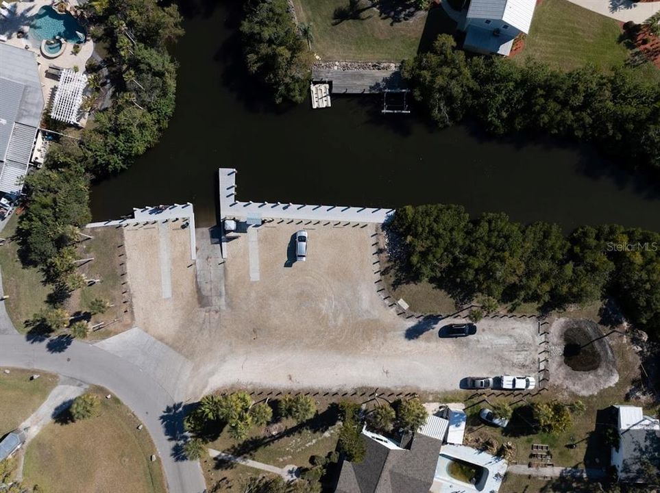 На продажу: $260,000 (0.52 acres)